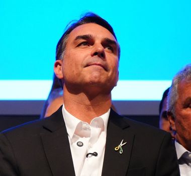 Imagem - Sistema do TSE volta a registrar Flávio Bolsonaro no PL e libera candidatura à Presidência