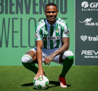 Imagem - Barcelona mira zagueiro brasileiro do Betis para substituir Ronald Araújo