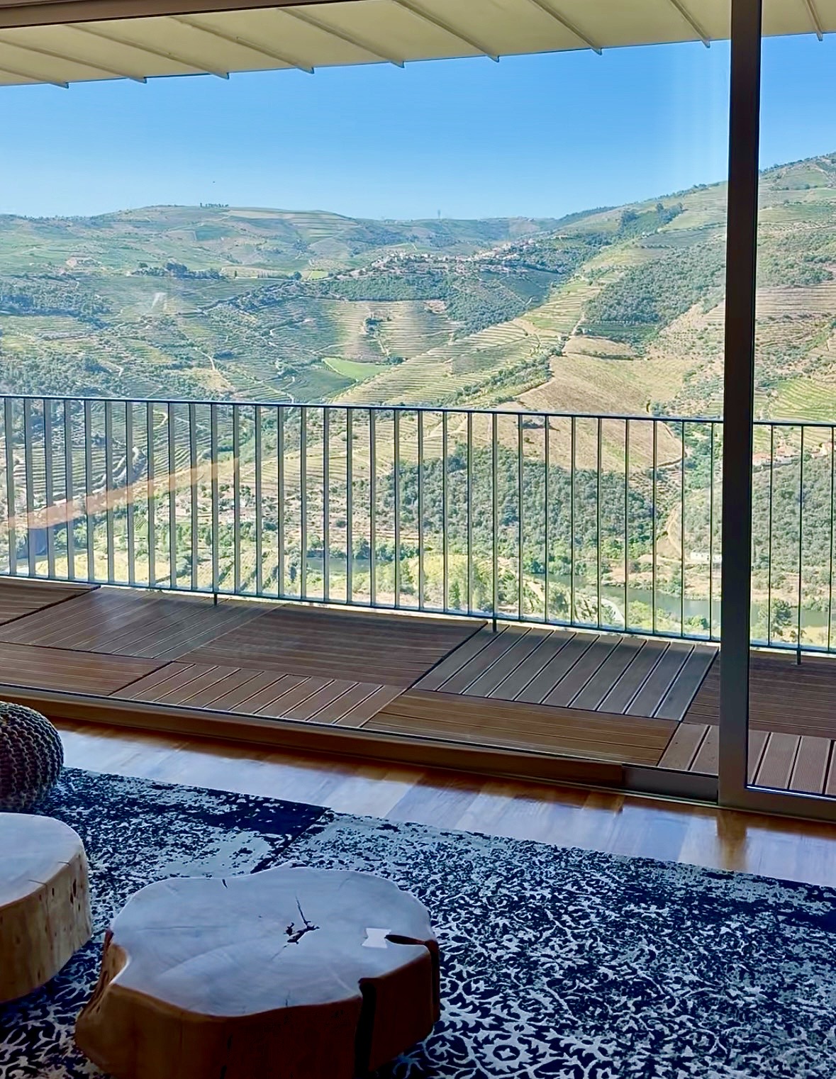 A sala de provas é um dos ambientes mais aconchegantes do Terraços do Baco