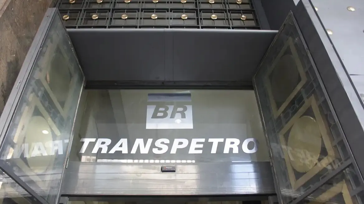 Concurso da Transpetro abre mais de 4 mil vagas com salários de até R$ 15 mil; saiba como se inscrever