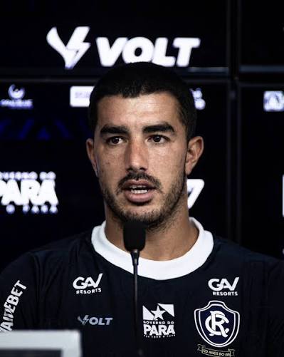 Rafael Monti sendo apresentado pelo Clube do Remo -