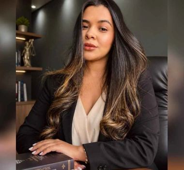 Imagem - Estagiária que dava dicas para clientes não caírem em fraudes é presa por golpes online