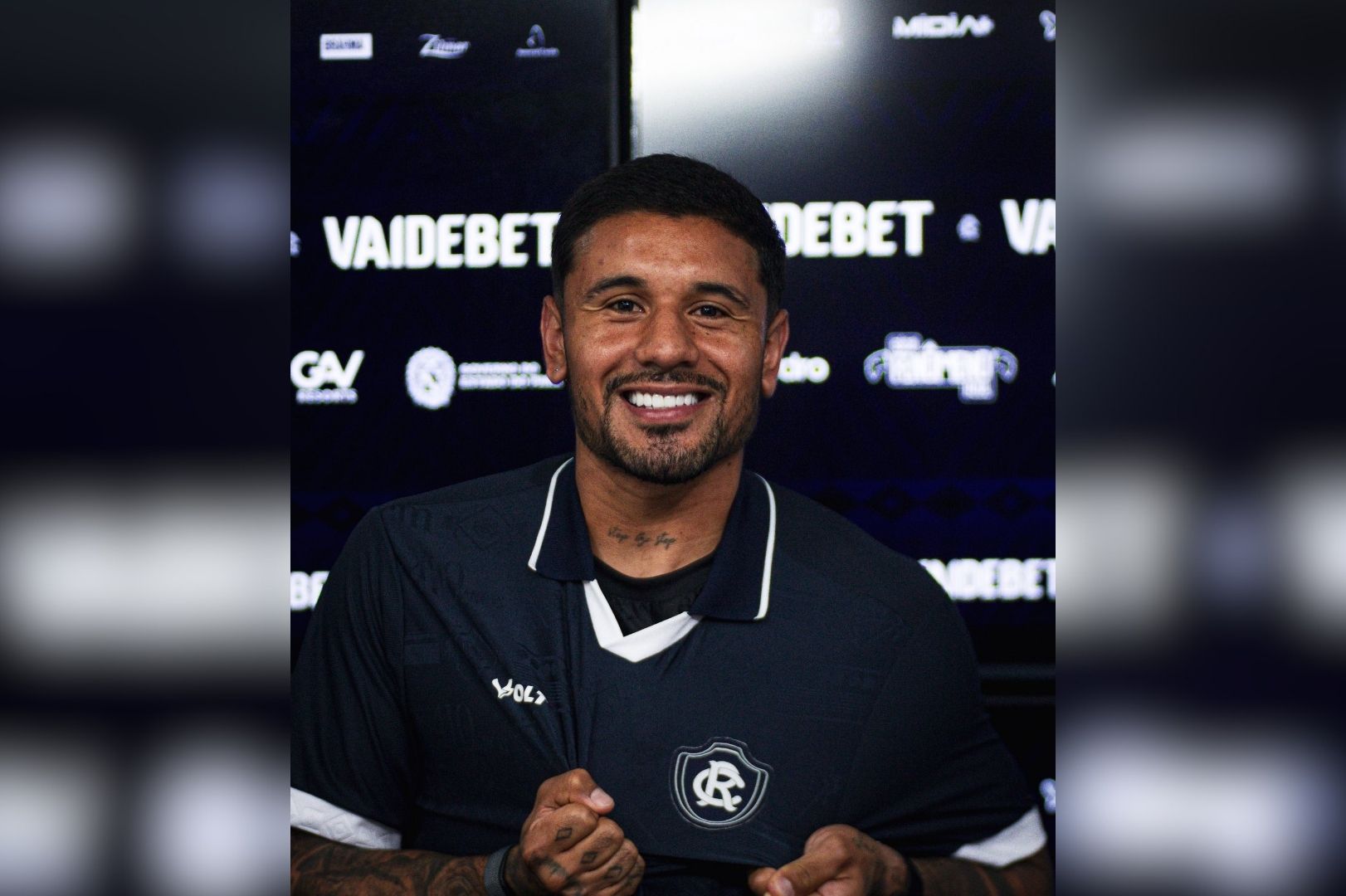 Atacante chega motivado ao Leão - 