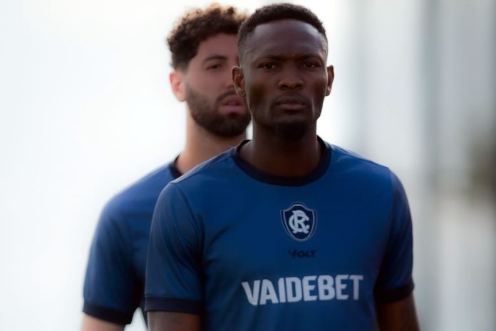 Zagueiro treina normalmente e pode defender o Leão no Brasileirão - 
