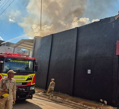 Imagem - Incêndio assusta moradores e consome loja de roupas em Parauapebas