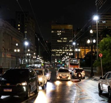 Imagem - Justiça bloqueia até R$ 1 bilhão em bens de envolvidos em concessão de iluminação pública em SP