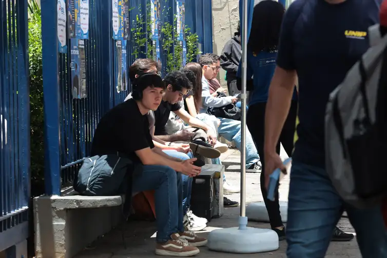 Envelhecimento da população reduz presença de jovens nas urnas brasileiras
