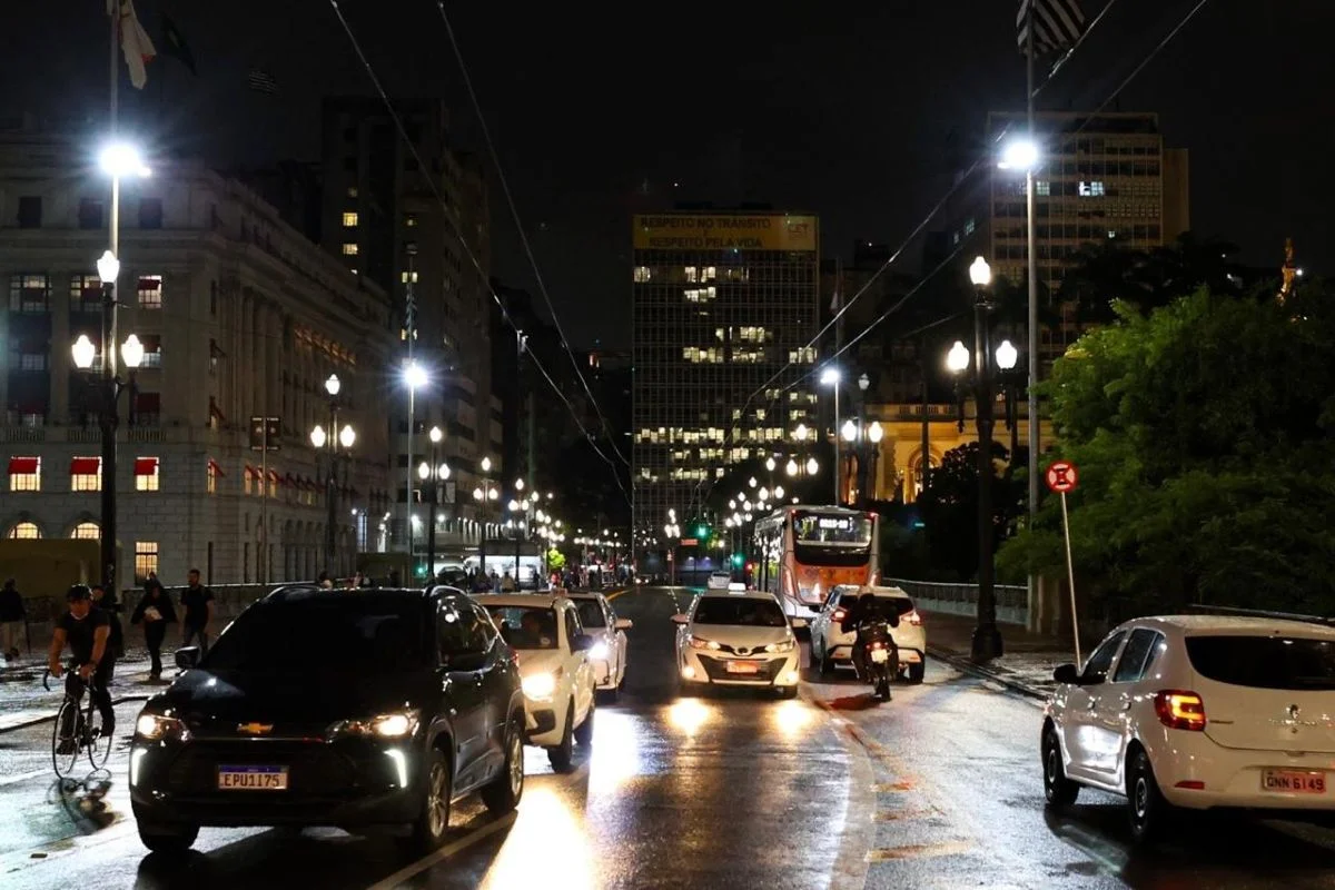 Segundo a decisão, o valor corresponde a cerca de R$ 513,3 milhões apontados como prejuízo material mínimo e outros R$ 513,3 milhões referentes à multa por ato lesivo.
