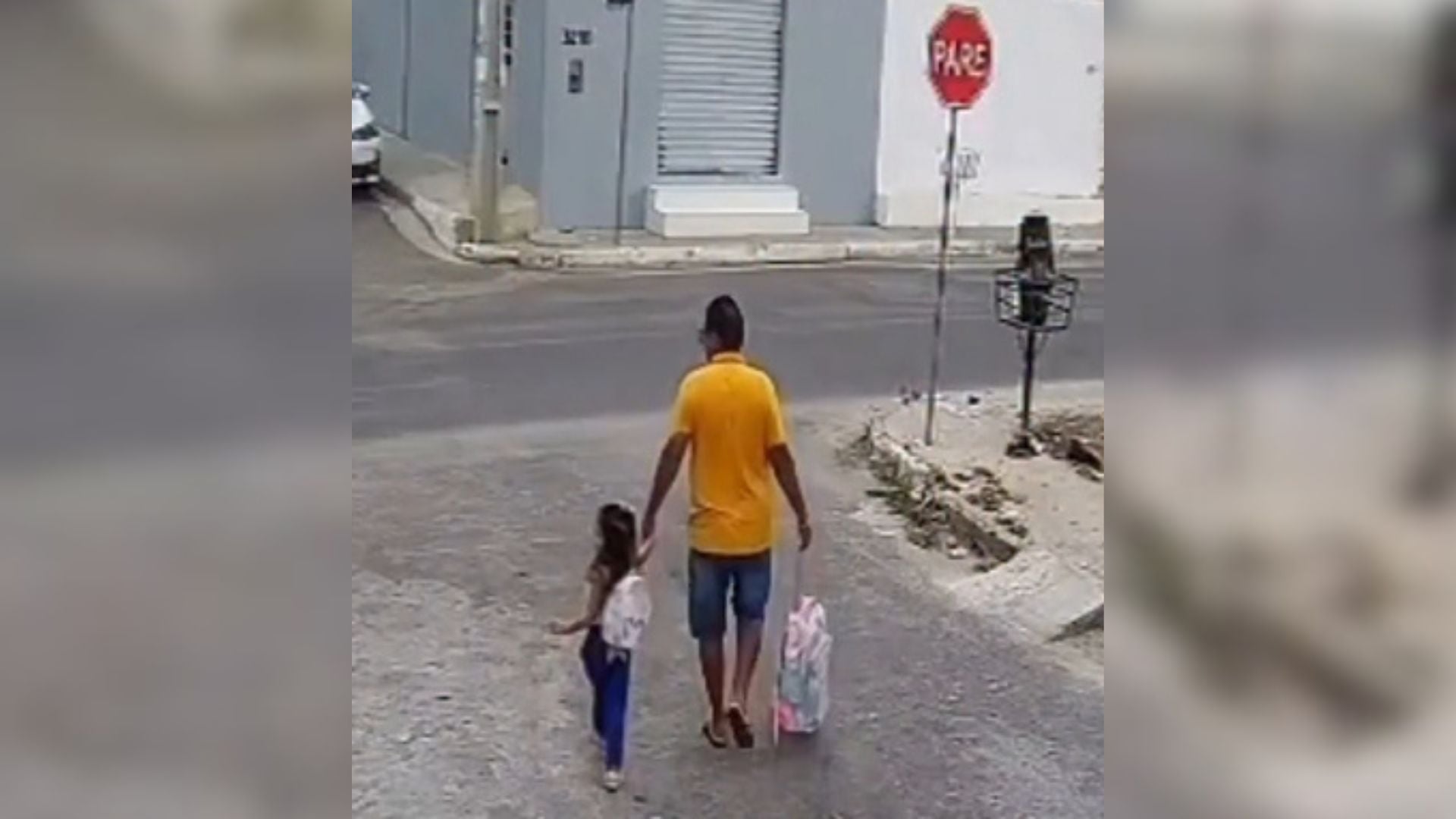 Homem é morto a tiros na frente da própria filha enquanto a levava para a escola em Petrolina (PE)