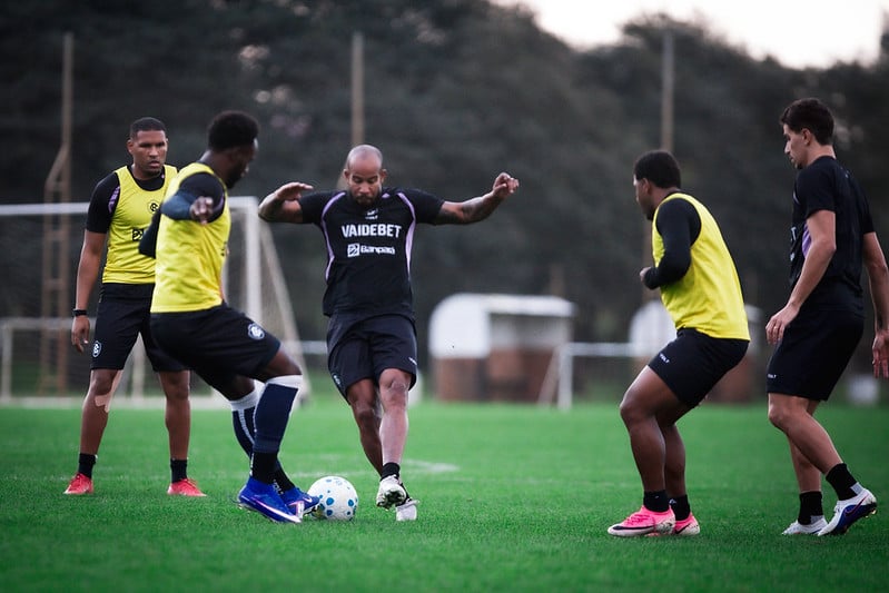 Leão tem dois jogos seguidos fora de casa pelo Brasileirão - 