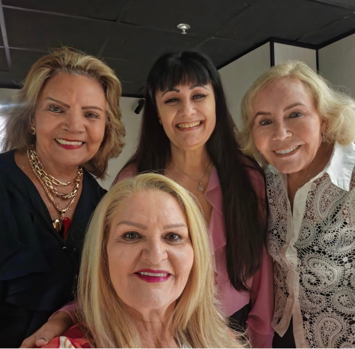 Walda Bandeira, que também será homenageada no próximo dia 26, pelo transcurso de mais um ano de vida, Simone Daibes, Noemia Lobato e Clelicia Florenzano