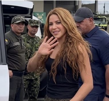 Imagem - Shakira visita região devastada por terremoto na Colômbia e anuncia construção de 10 escolas