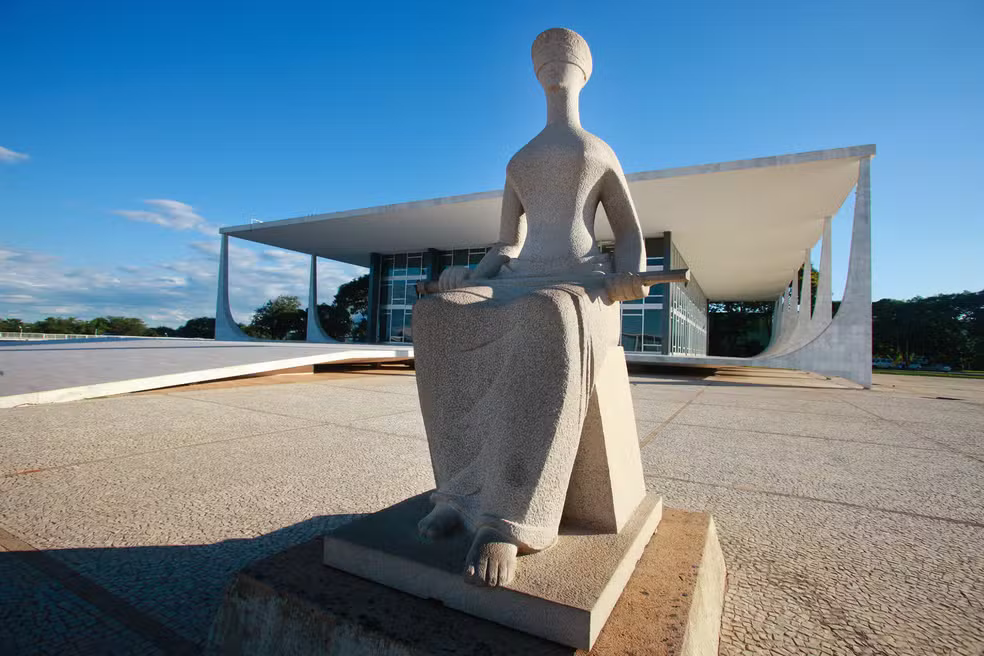 Corte decidiu que municípios podem diferenciar o imposto pelo valor, localização e uso da propriedade, mas não apenas pela área construída.