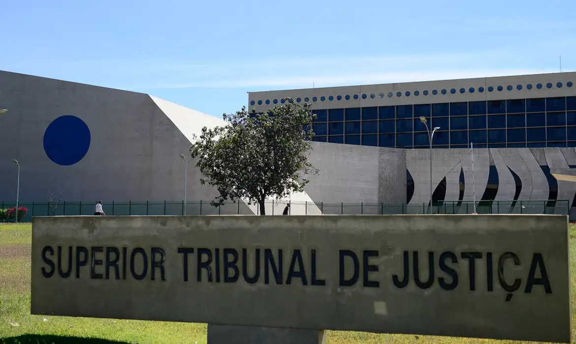 (Por 3 votos a 2, os ministros mantiveram decisões da Justiça de São Paulo que rejeitaram o pedido de reconhecimento da união estável e enquadraram a relação como “namoro qualificado”.)