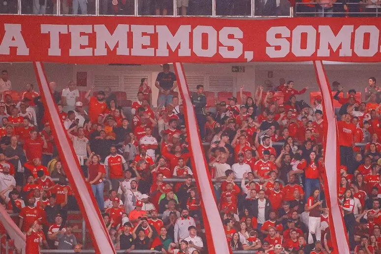 Imagem - Após empate com o Remo, torcedores do Inter protestam na saída do Beira-Rio; Veja
