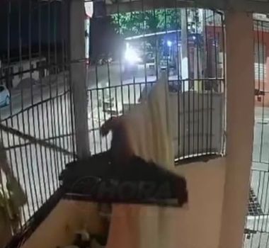 Imagem - Vídeo: Homem é flagrado furtando calcinhas de casa em Santarém