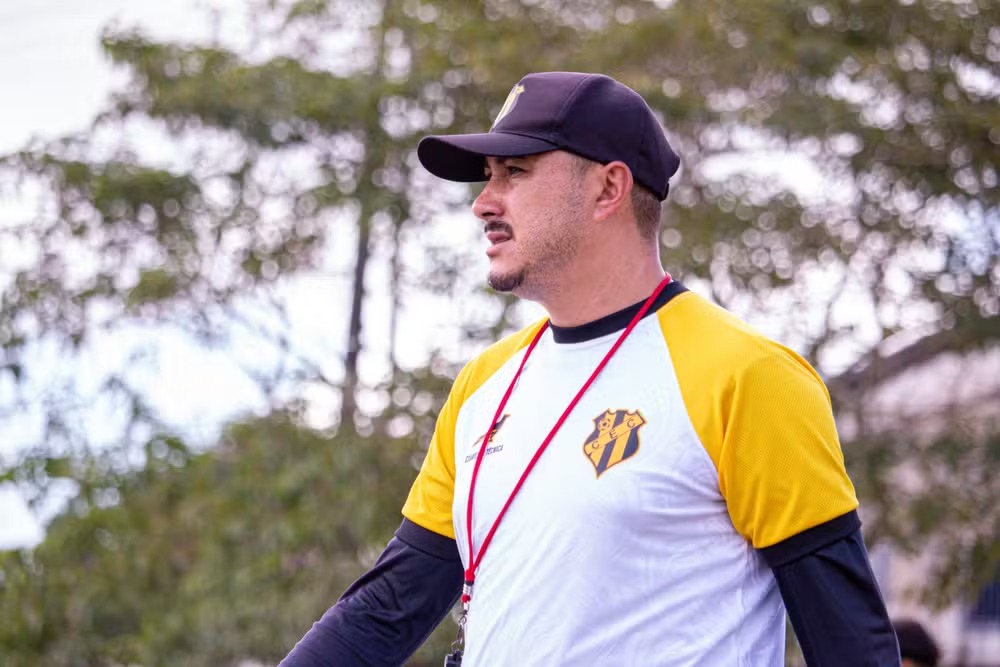 Guilherme Furtado, técnico do Castanhal -