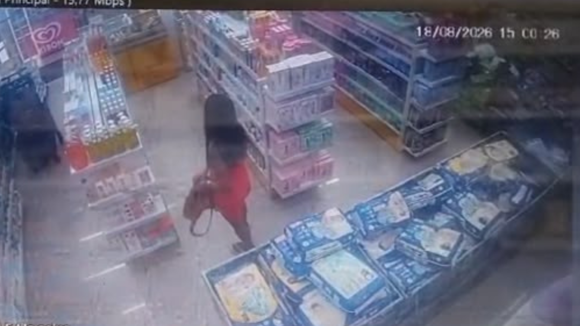 Mulher é flagrada furtando produtos de farmácia na Marambaia, em Belém