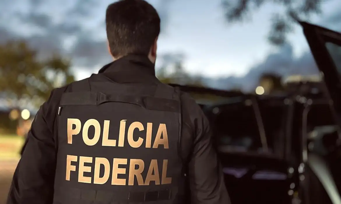 PF apreende 100 kg de droga que iriam para o Complexo do Alemão - 