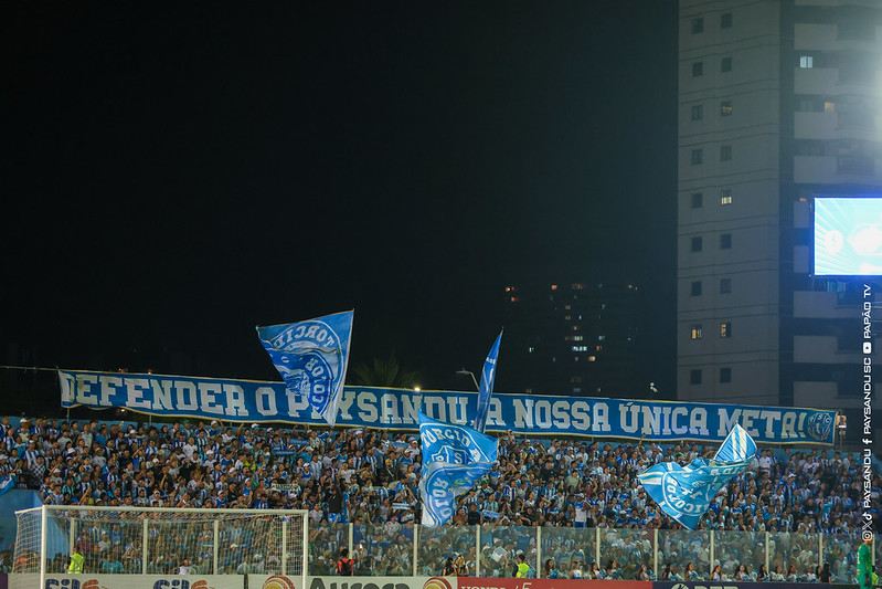 Torcida do Papão ficou na bronca com o desempenho do time - 