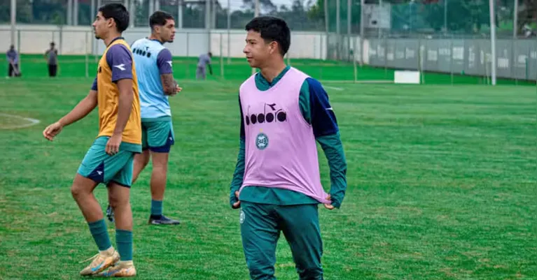 Volante Kukri treinando no Coritiba