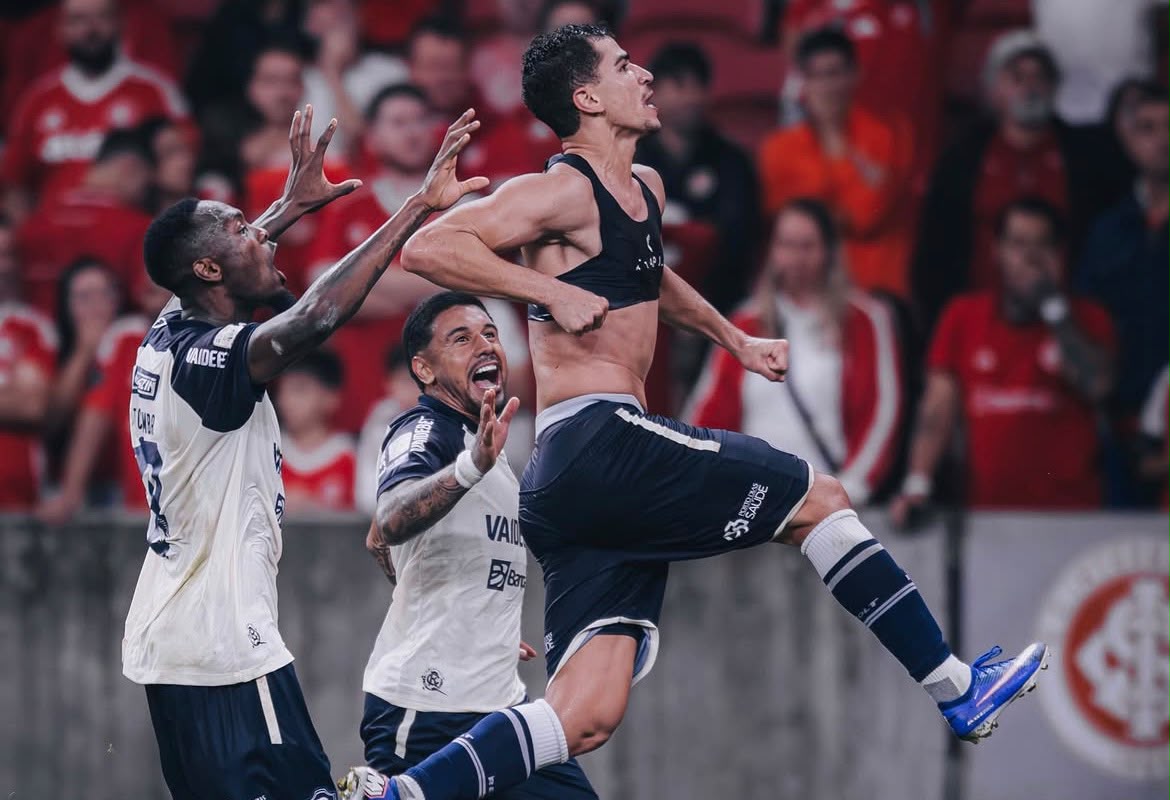 Meia garantiu empate do Leão contra o Inter - 