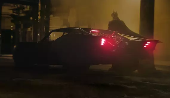 Neve, motor potente e novas caras: Batmóvel se destaca em gravações de ‘Batman 2’ na Escócia