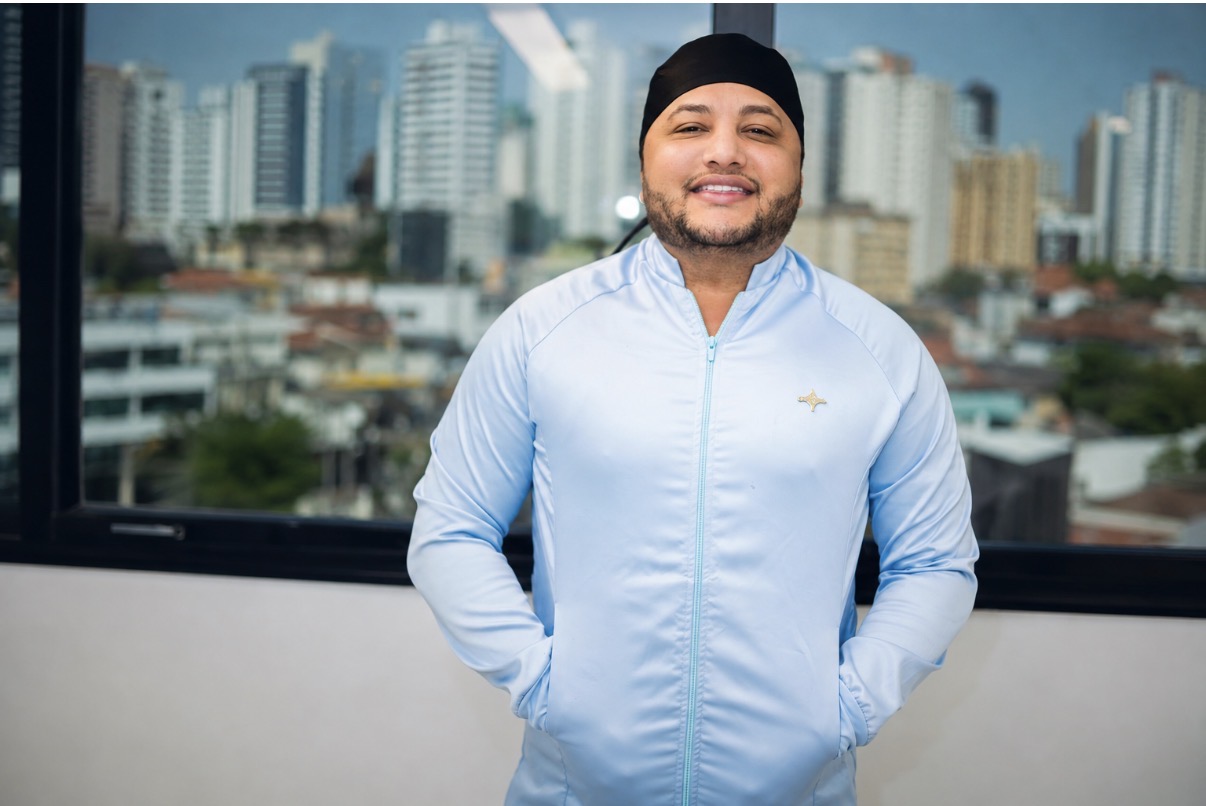 O cirurgião-dentista, Marcell Ribeiro, especialista em harmonização facial 