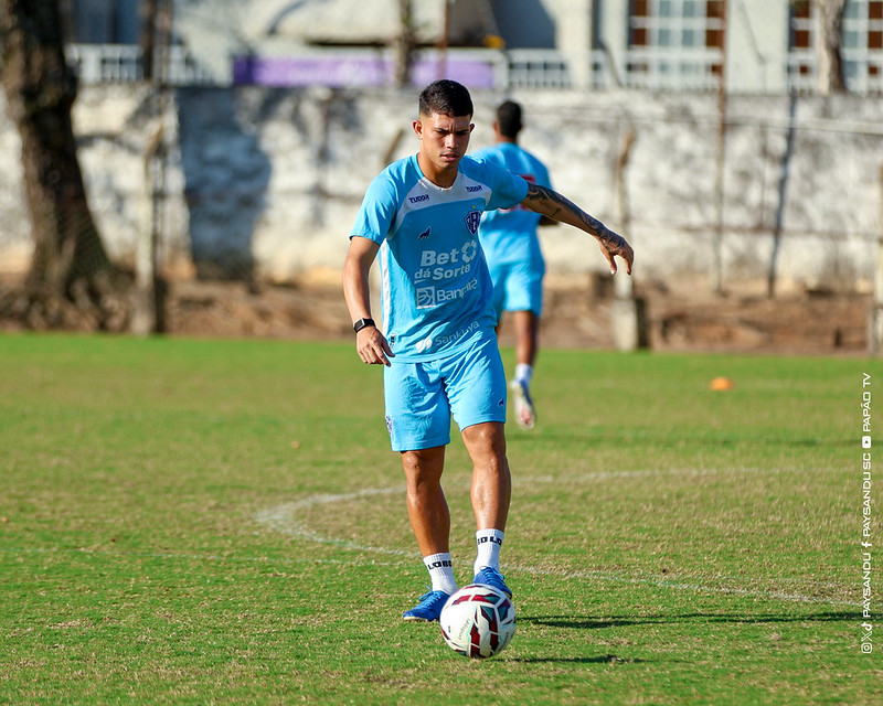 Pedro Henrique (volante) -