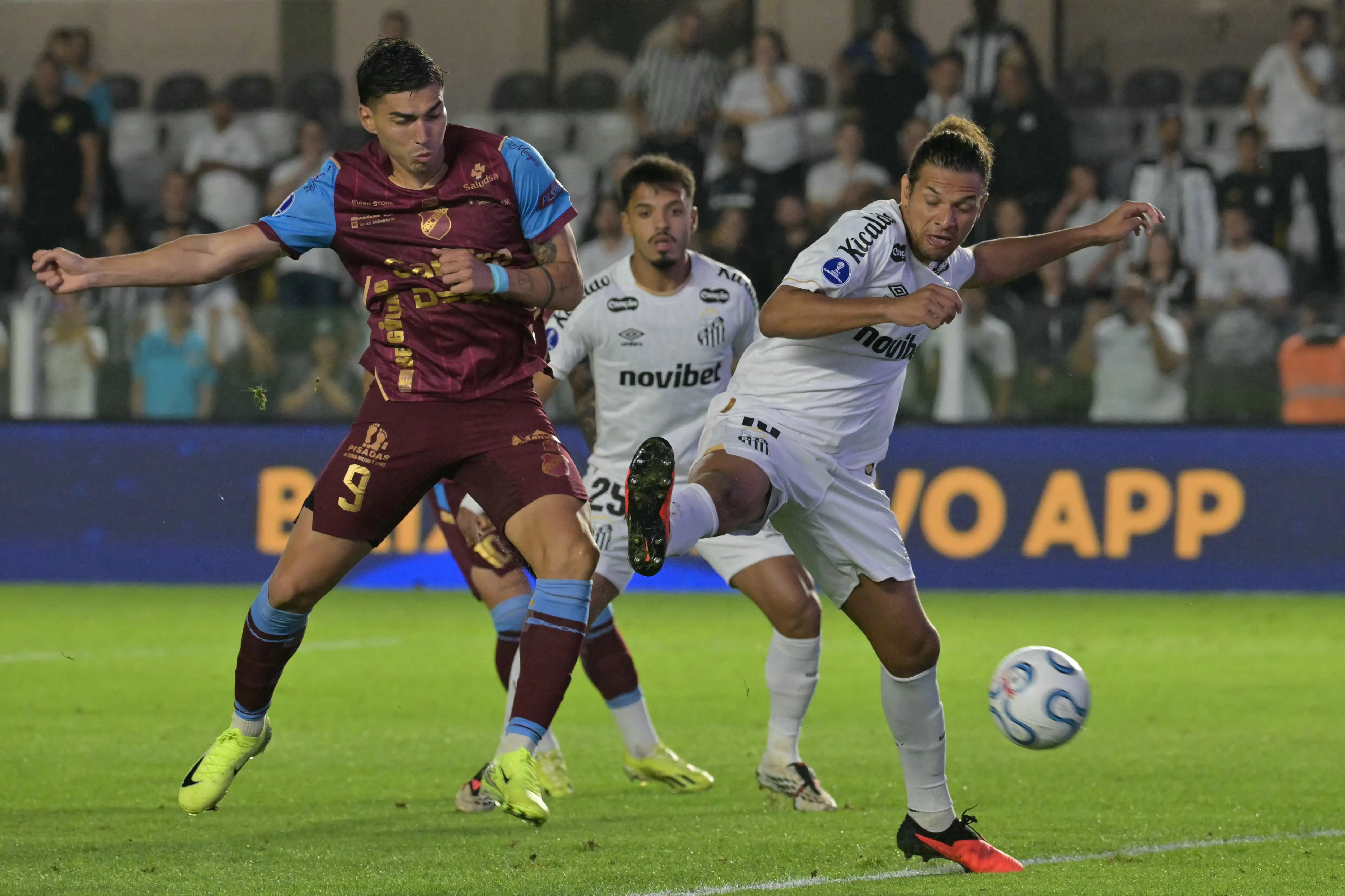 Santos x Macará decidem uma vaga nas quartas de final da Sul-Americana -