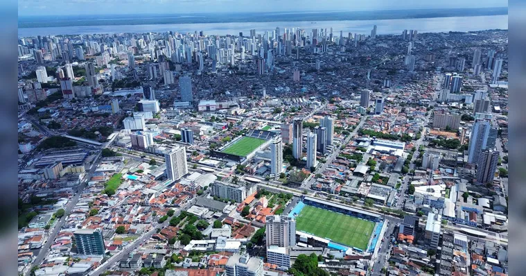 Baenão e Curuzú tem reconhecidamente a segunda menor distância entre estádios rivais no mundo - cerca de 250 metros. Perde apenas para os estádios do Dundee FC e Dundee United, da Escócia - 100 metros -