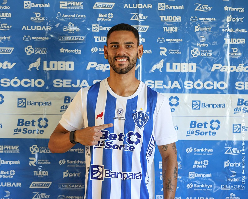 Eduardo Ribeiro sendo apresentado no Paysandu -