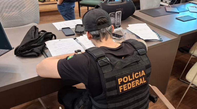 Investigações apontam que os aparelhos eletrônicos eram introduzidos ilegalmente no território nacional