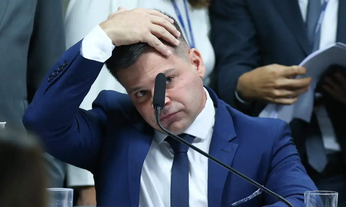 (No ano passado, Silvinei foi condenado pelo Supremo a 24 anos e seis meses de prisão em um dos processos da trama golpista ocorrida no governo Jair Bolsonaro.)