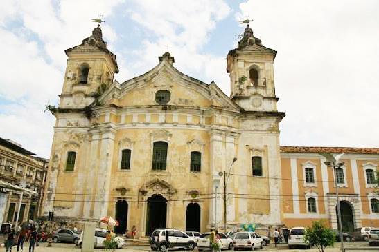 Igreja das Mercês está fechada para a realização de serviços