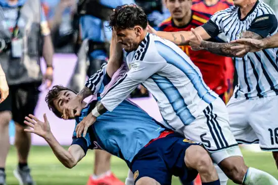 Jogadores foram punidos por confusão na final do Mundial - 