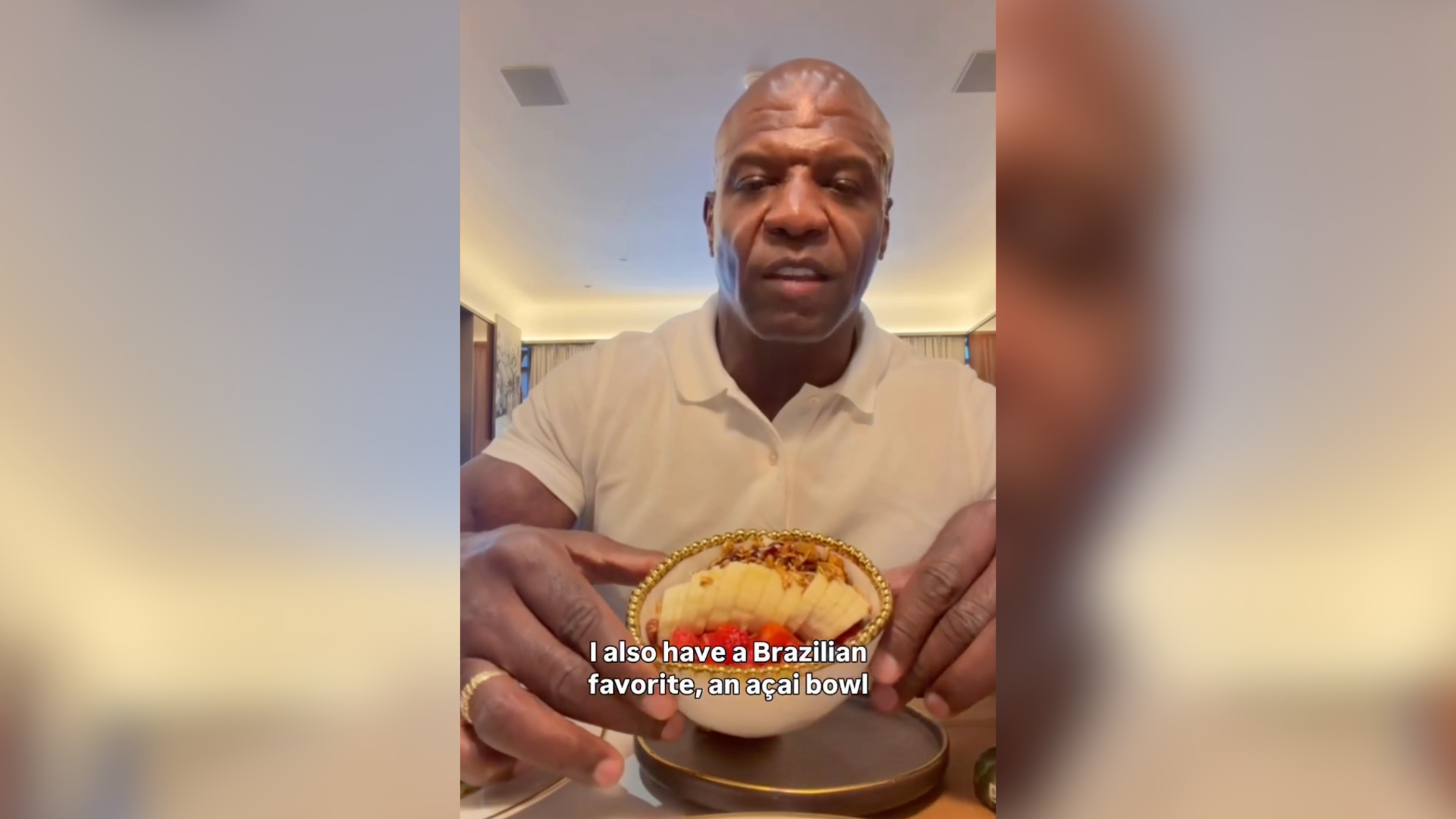 Ator de “Todo Mundo Odeia o Chris” experimentou açaí com frutas durante passagem por São Paulo