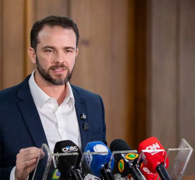 Imagem - Governo anuncia salário mínimo de R$ 1.741 para 2027