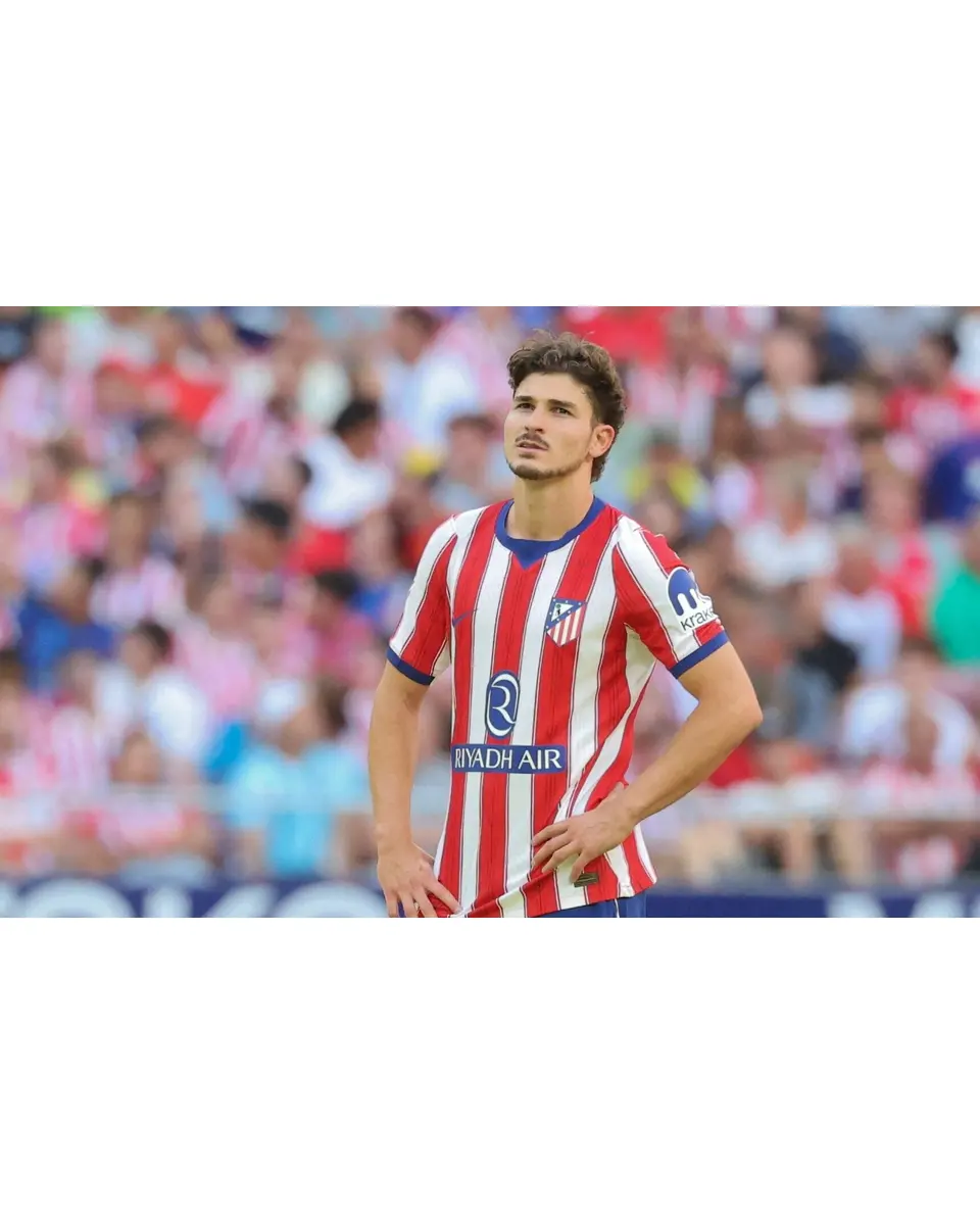 Julián Álvarez em ação no duelo entre Atlético de Madrid e Villarreal -