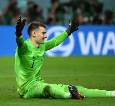 Imagem - Barcelona encaminha contratação de Goleiro croata, algoz do Brasil na Copa de 2022