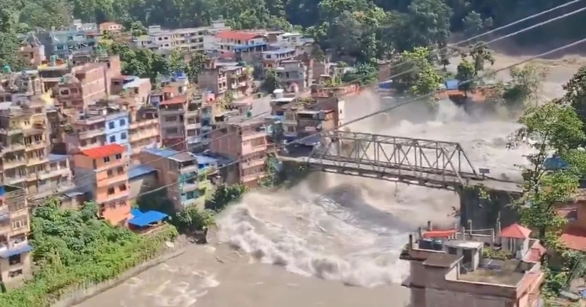 Enchente relâmpago no Himalaia deixa mortes e destruição na fronteira entre Nepal e China