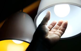 Conta de luz mais barata e queda no preço da comida fazem prévia da inflação despencar em agosto