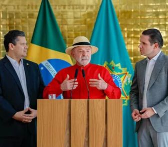 Imagem - Escala 6x1: Alcolumbre define pauta do Senado após reunião com Lula e Motta