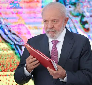 Imagem - Lula diz que Brasil 'está pronto' para fim da escala 6x1 e das taxas das blusinhas