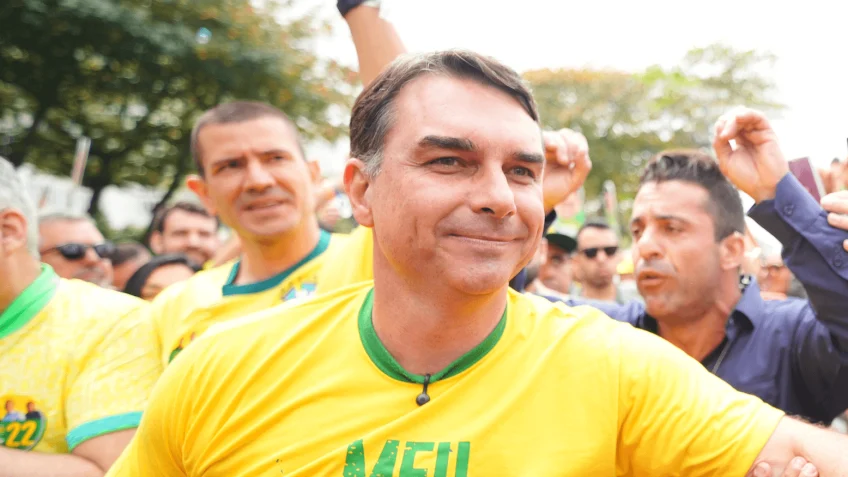 (Candidato à presidência da República, Flávio Bolsonaro) 