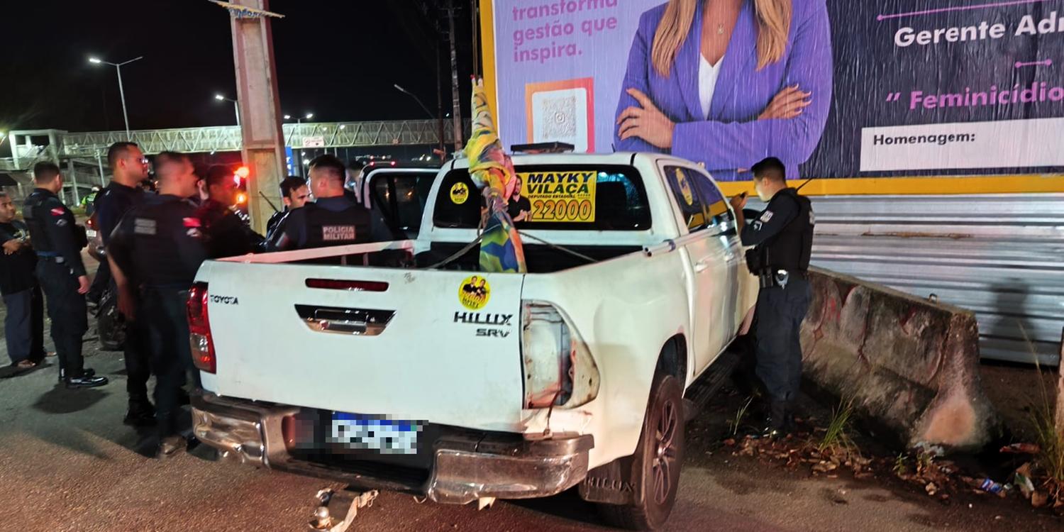 De acordo com informações de testemunhas, três homens armados teriam participado das ações criminosas

