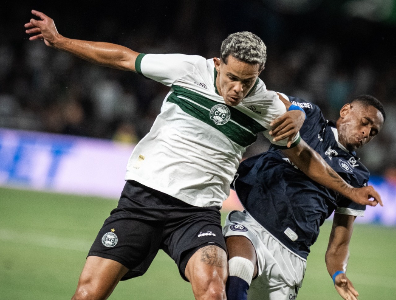 Leão encara o Coxa no Mangueirão com retrospecto positivo jogando em Belém - 