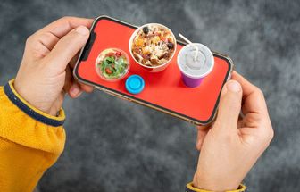 Dieta das redes sociais: seguir alimentação de influenciadores pode ser uma armadilha