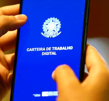 Imagem - Brasil bate recorde histórico de emprego com menor taxa de desemprego para o trimestre de julho