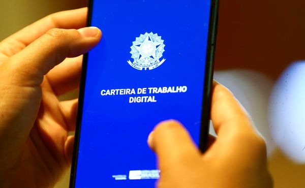 Brasil bate recorde histórico de emprego com menor taxa de desemprego para o trimestre de julho